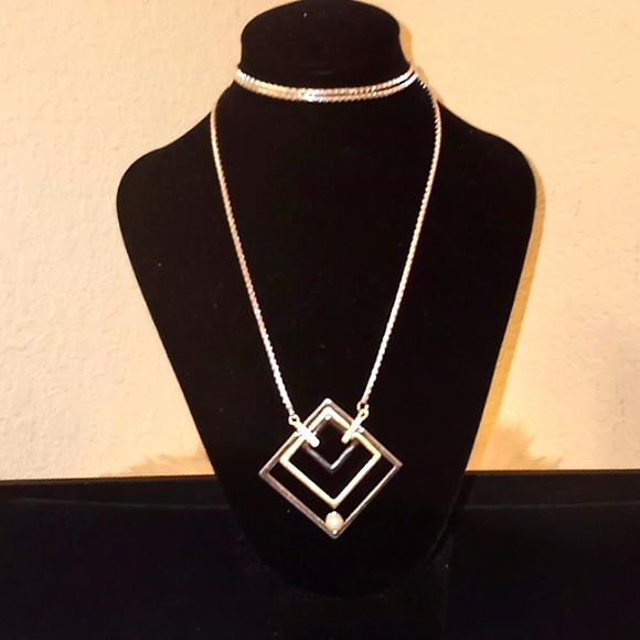 Vantel Pearls Echo Necklace - Picture 3 of 13